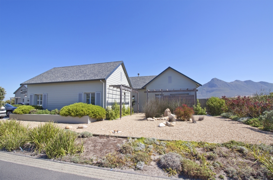4 Bedroom Property for Sale in Lake Michelle Western Cape